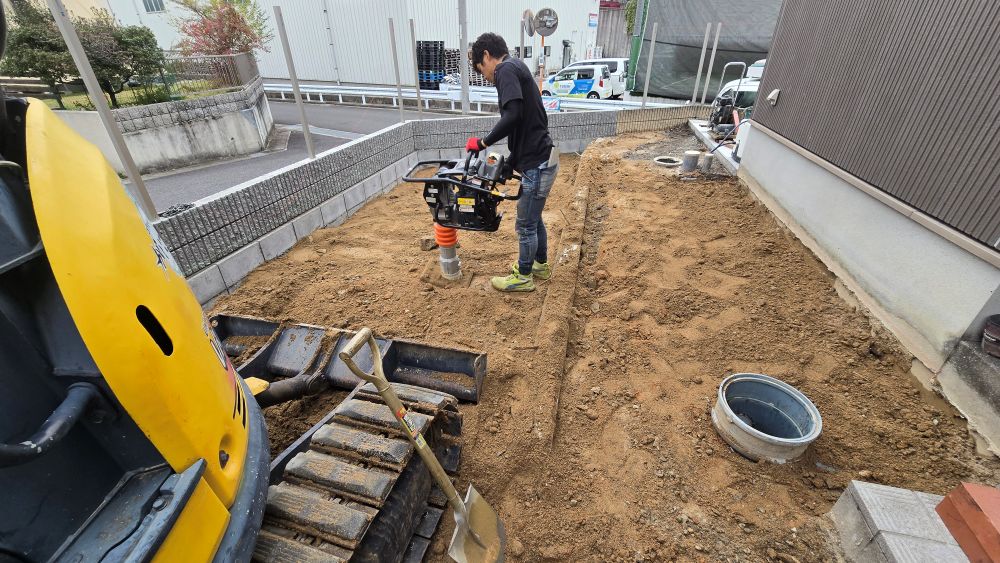 外構リフォームで駐車場を広く使いやすく