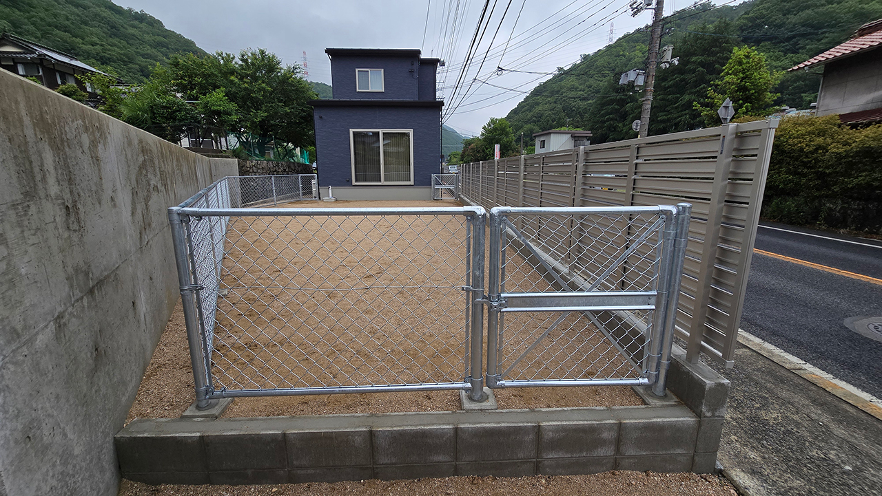 愛犬も安心！広々ドッグラン付き外構デザイン