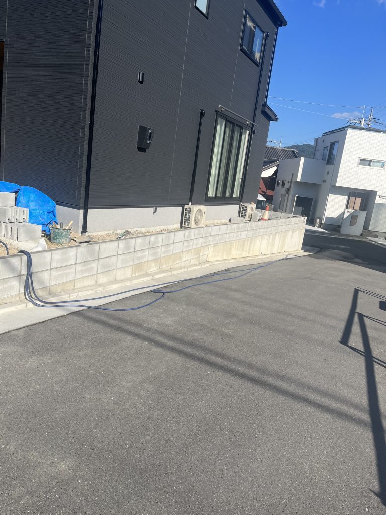 【ともやの外構道】初めてのブロック積み｜基準・水糸・目地の難しさ