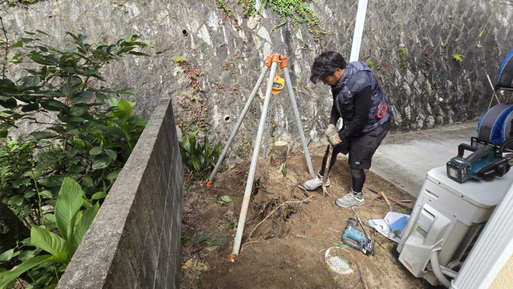 庭木の抜根作業ってどれくらい大変？現場のリアルをお伝えします（雑草対策・防草工事・木の伐根作業など）
