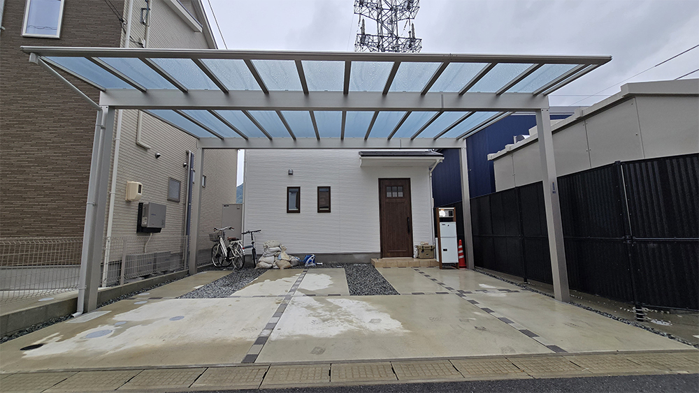 雨の日こそ快適に!カーポートのある暮らし