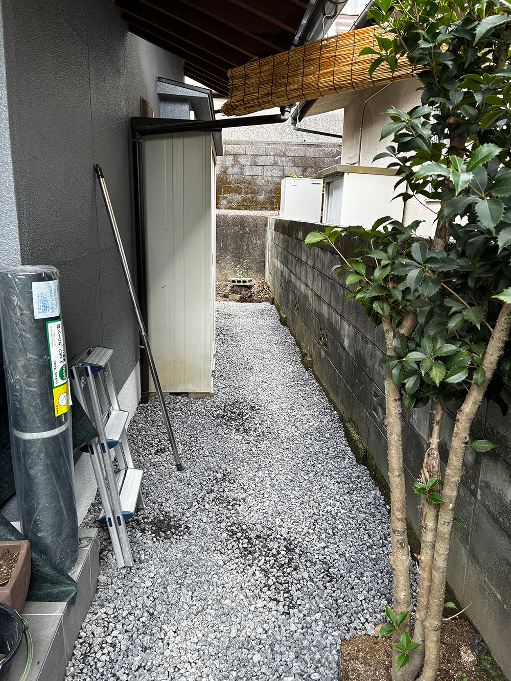 外周の防草対策