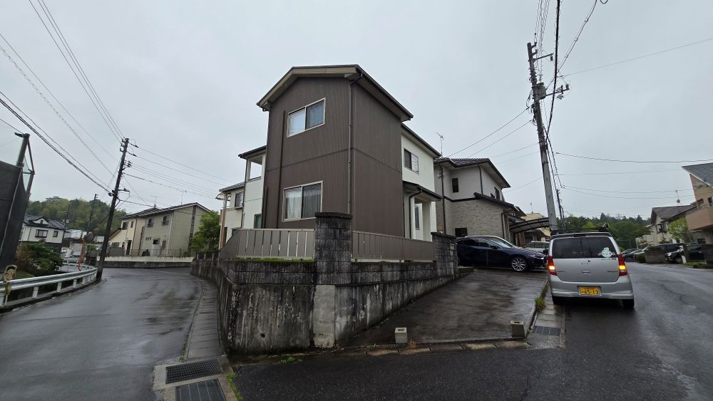 外構リフォームで駐車場を広く使いやすく