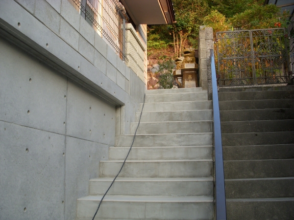  階段リフォームで新品同様に・・・階段・ガレージ・フェンス